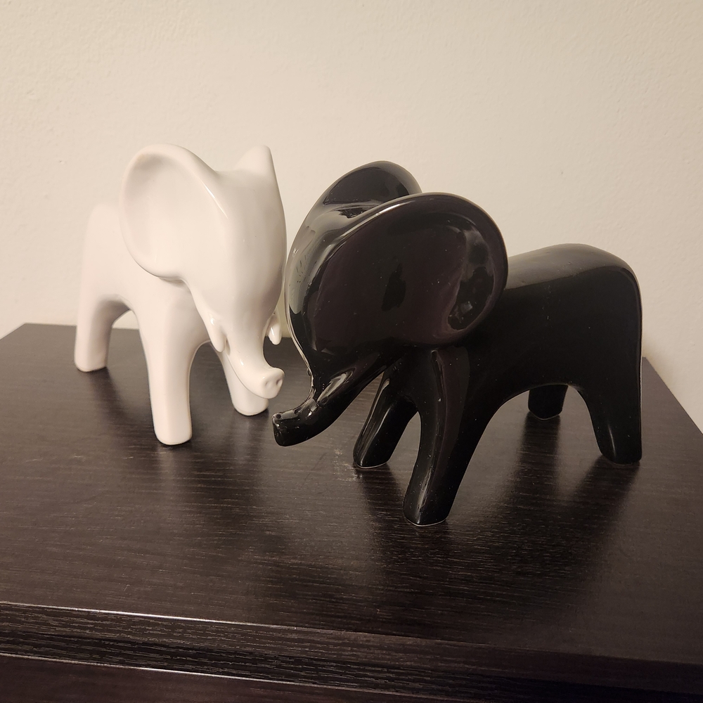 Black and White Ceramic Elephant Figurine Set - Decorative Home Art